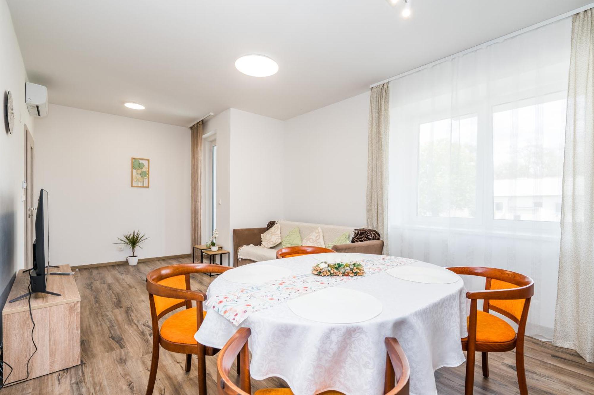 Perla Hradce 103 Apartment Hradec Kralove Exterior photo