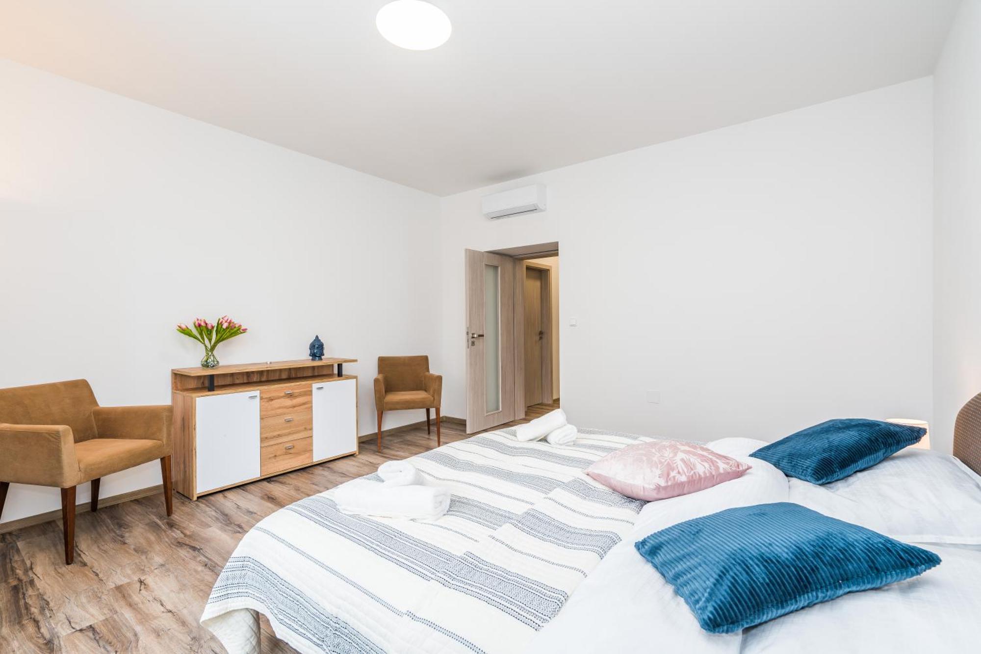 Perla Hradce 103 Apartment Hradec Kralove Exterior photo
